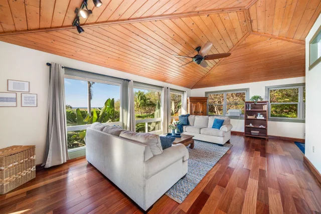 Listing Image for 2944 Kalua Koi Rd 26 of 47