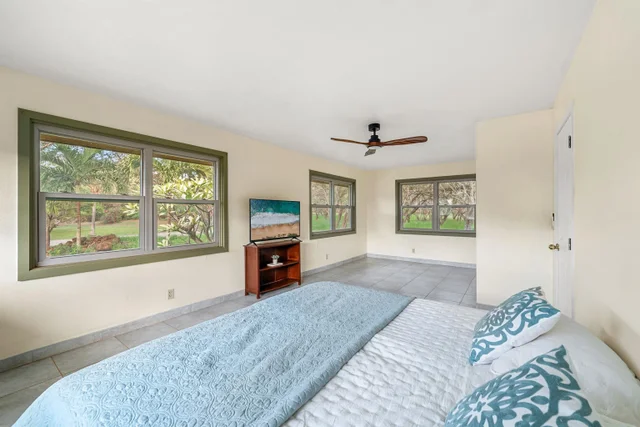 Listing Image for 2944 Kalua Koi Rd 44 of 47