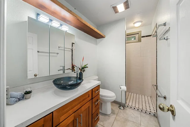 Listing Image for 2944 Kalua Koi Rd 45 of 47