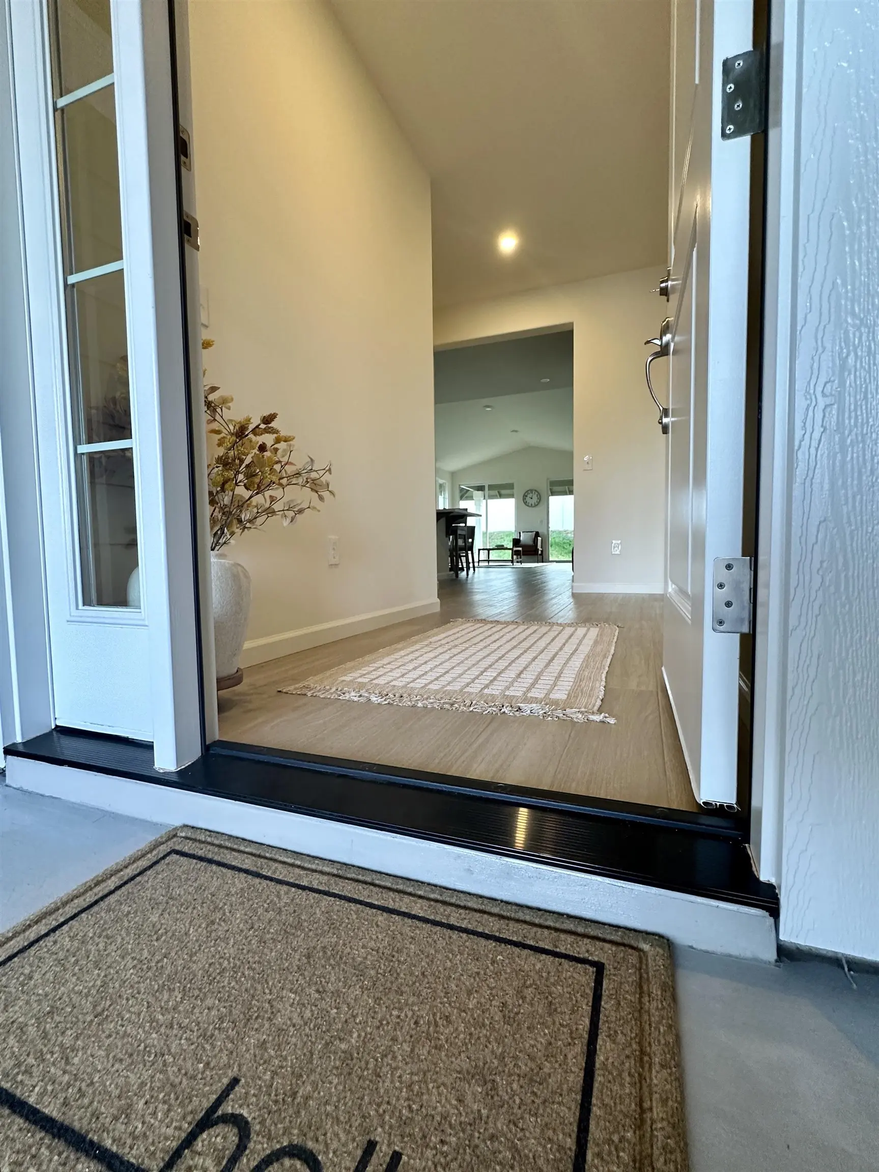 Photo of Listing #406016