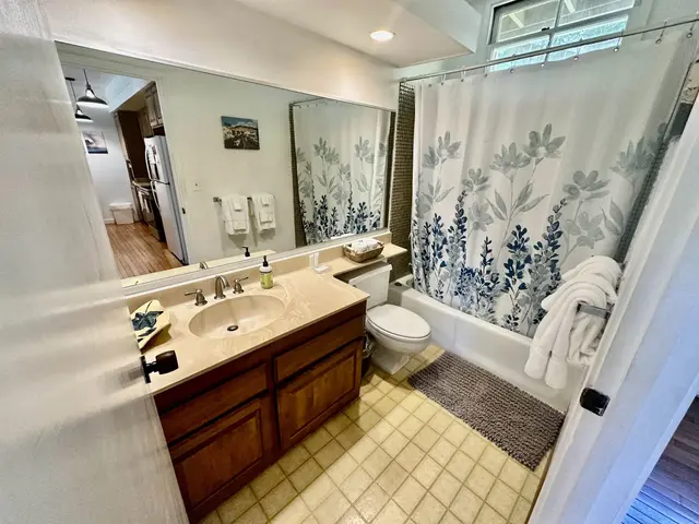 Listing Image for 100 Lio Pl O2 16 of 43