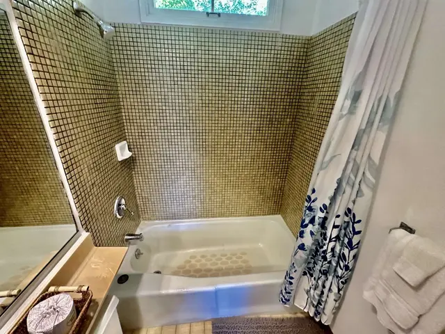 Listing Image for 100 Lio Pl O2 17 of 43