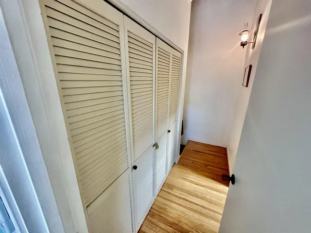 Listing Image for 100 Lio Pl O2 26 of 43