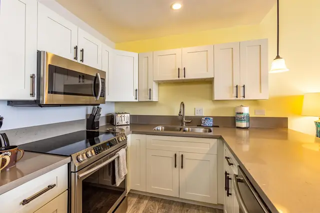 Listing Image for 50 Hauoli St 410 10 of 41