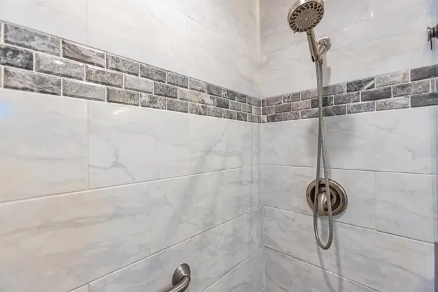 Listing Image for 50 Hauoli St 410 16 of 41