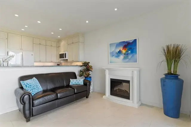 Listing Image for 3950 Kalai Waa St D-103 13 of 38