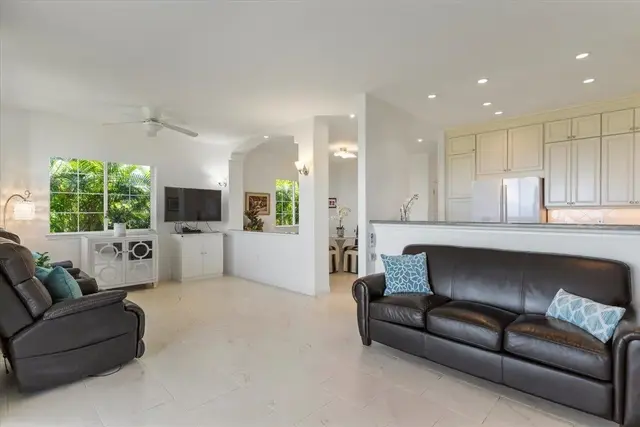 Listing Image for 3950 Kalai Waa St D-103 6 of 38