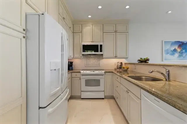 Listing Image for 3950 Kalai Waa St D-103 9 of 38