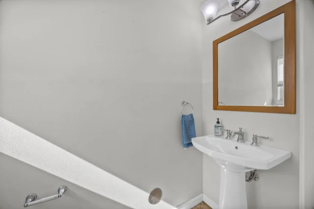 Listing Image for 262 Kahoma Pl 9-105 16 of 45