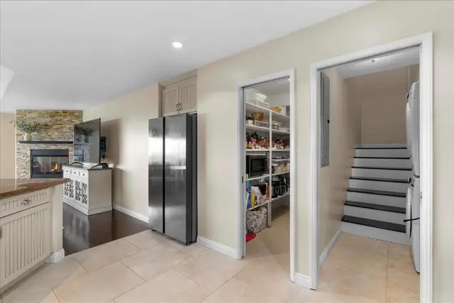Listing Image for 40 Kapalulu Pl 14 of 46