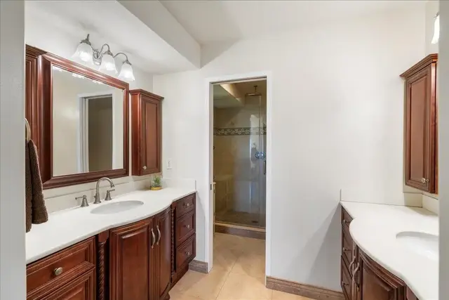 Listing Image for 40 Kapalulu Pl 26 of 46