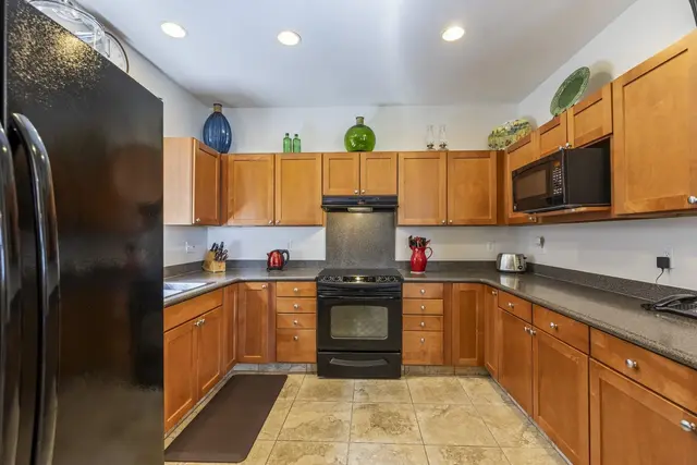 Listing Image for 48 Kuinehe Pl 19 13 of 49