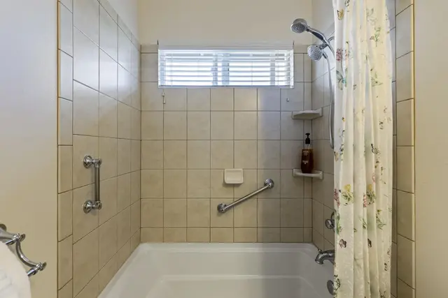 Listing Image for 48 Kuinehe Pl 19 20 of 49