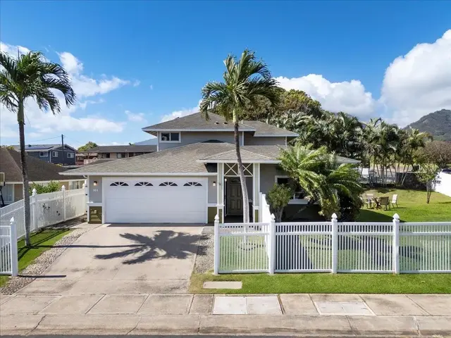Listing Image for 161 Iao Loop 15 of 46