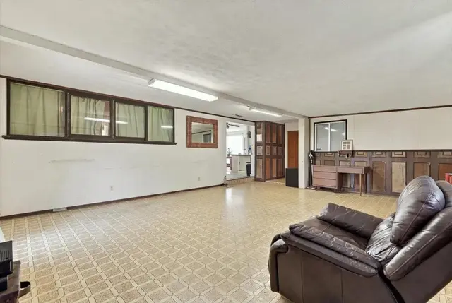 Listing Image for 461 Lono Ave 4 of 21