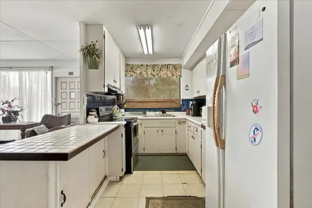 Listing Image for 461 Lono Ave 6 of 21