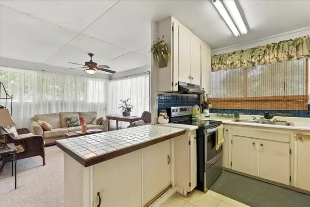Listing Image for 461 Lono Ave 7 of 21