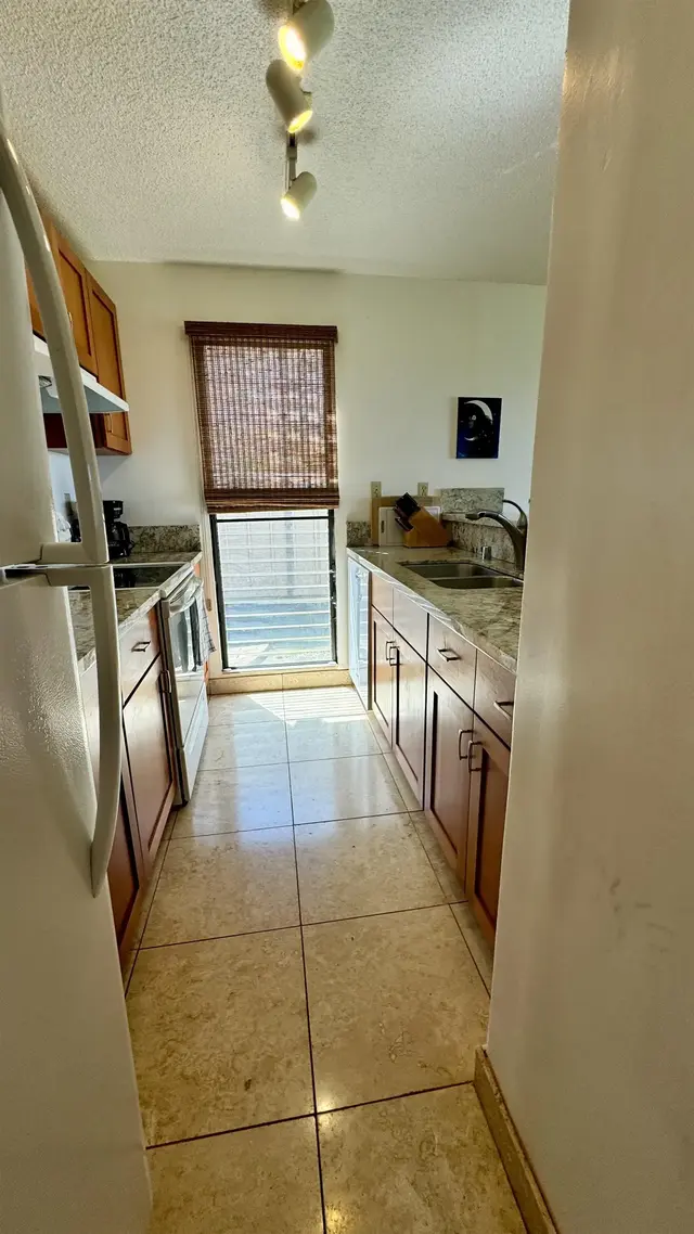 Listing Image for 50 Kepuhi Pl 122 13 of 40