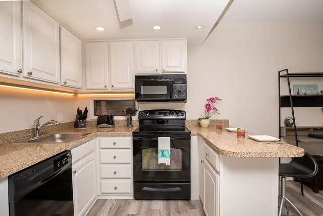 Listing Image for 3875 Lower Honoapiilani Rd A207 8 of 16