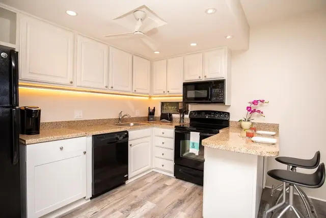 Listing Image for 3875 Lower Honoapiilani Rd A207 9 of 16