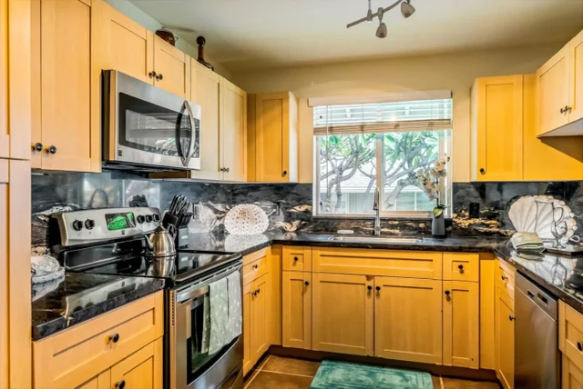 Listing Image for 663 Meakanu Ln 701 23 of 49