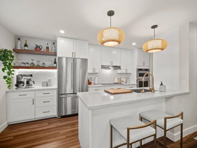 Listing Image for 160 Keonekai Rd 8-101 1 of 29