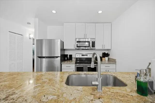 Listing Image for 1299 Uluniu Rd 201b 3 of 42