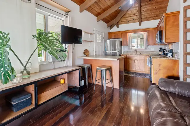 Listing Image for 461-465 Palani Pl 15 of 50