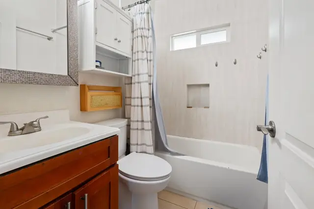 Listing Image for 461-465 Palani Pl 23 of 50