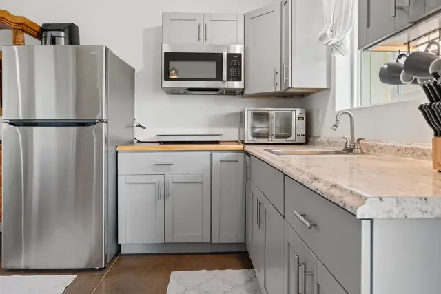 Listing Image for 461-465 Palani Pl 43 of 50