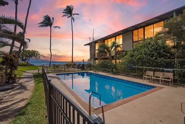 Listing Image for 300 Hauoli St B8 16 of 42