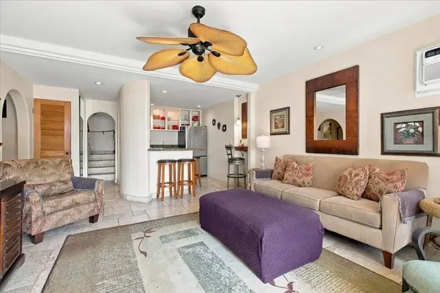 Listing Image for 300 Hauoli St B8 4 of 42