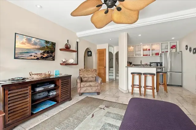 Listing Image for 300 Hauoli St B8 8 of 42