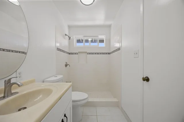 Listing Image for 1349 Kakae Pl 19 of 30