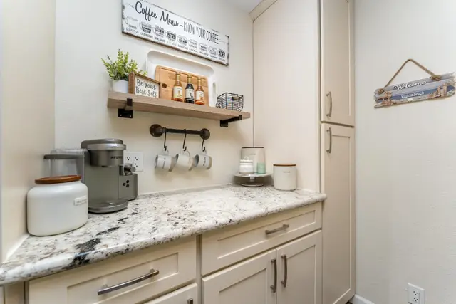 Listing Image for 140 Uwapo Rd 58-204 7 of 34