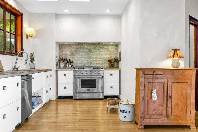 Listing Image for 1854 Olinda Rd 11 of 26