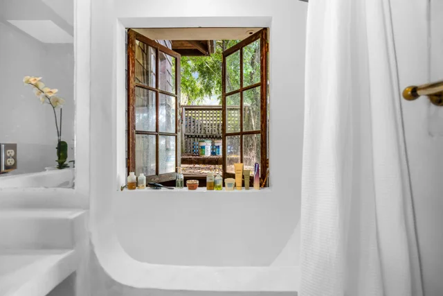 Listing Image for 1854 Olinda Rd 16 of 26