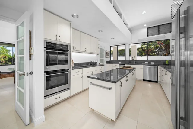 Listing Image for 3857 Waakaula Pl 14 of 49