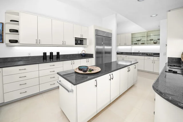 Listing Image for 3857 Waakaula Pl 15 of 49