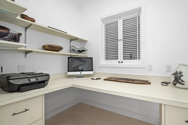 Listing Image for 3857 Waakaula Pl 29 of 49