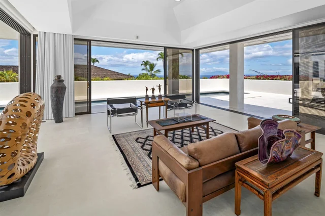 Listing Image for 3857 Waakaula Pl 3 of 49