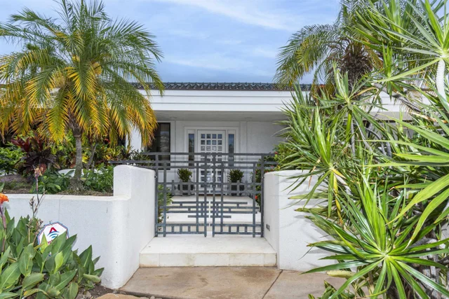 Listing Image for 3857 Waakaula Pl 7 of 49