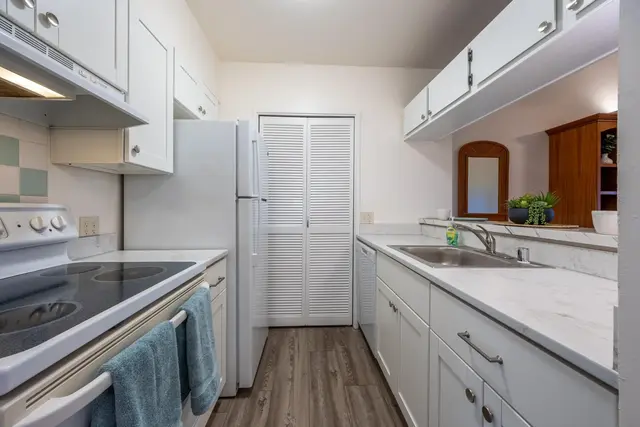 Listing Image for 3788 Lower Honoapiilani Rd A-205 14 of 46