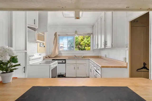 Listing Image for 282 Momi Pl 11 of 38