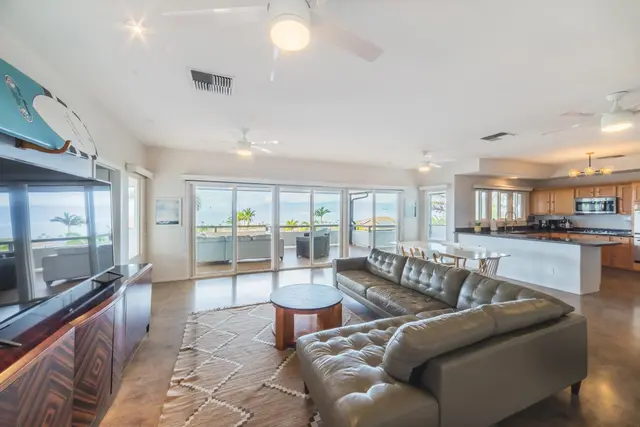 Listing Image for 132 Oleander Pl 16 of 50