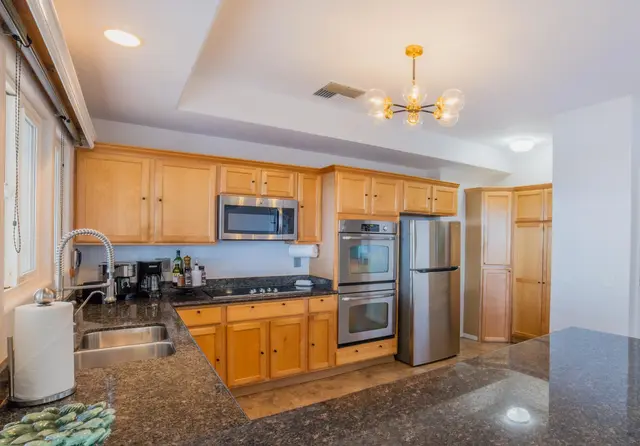 Listing Image for 132 Oleander Pl 18 of 50