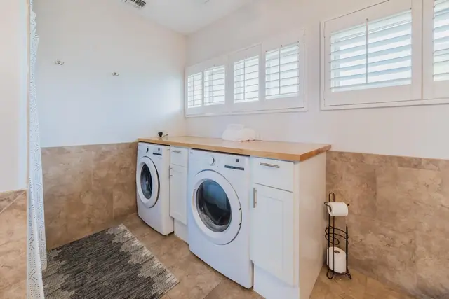 Listing Image for 132 Oleander Pl 32 of 50