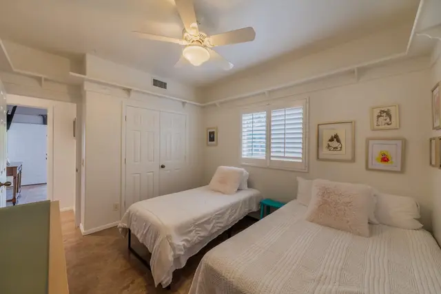 Listing Image for 132 Oleander Pl 36 of 50