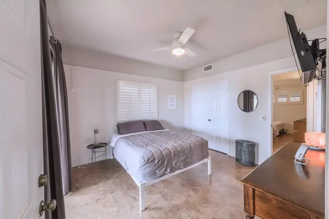 Listing Image for 132 Oleander Pl 38 of 50