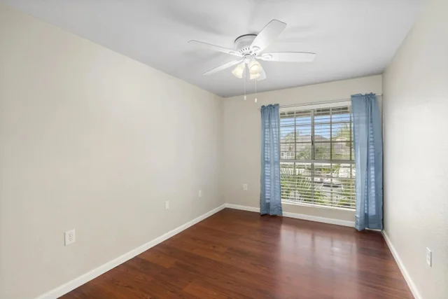 Listing Image for 160 Keonekai Rd 14-202 12 of 21